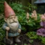 Quel nain de jardin grande taille choisir pour un petit jardin ?